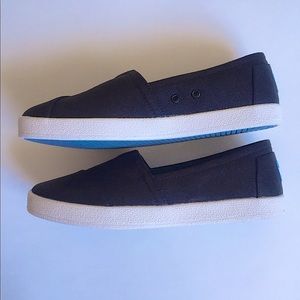 NWOB - Toms Slip on Black Shoes - 6.5w